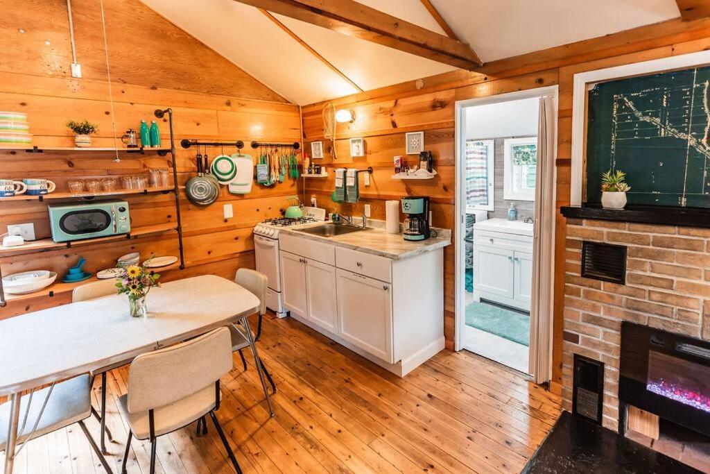 Big Blue Lake Cottages, Llc - Cottage #5 Holton Esterno foto